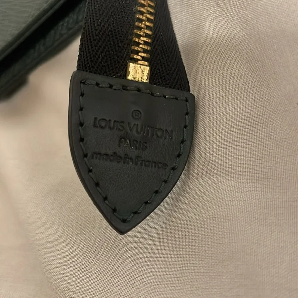 Louis Vuitton pouch in hunter green W/ COA - Picture 4 of 9